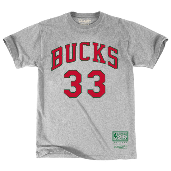 Milwaukee Bucks Kareem Abdul Jabbar Hardwood Classics Name & Number T-Shirt - Front View