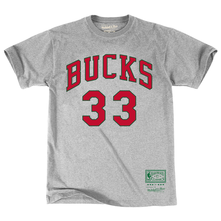 Milwaukee Bucks Kareem Abdul Jabbar Hardwood Classics Name & Number T-Shirt - Front View